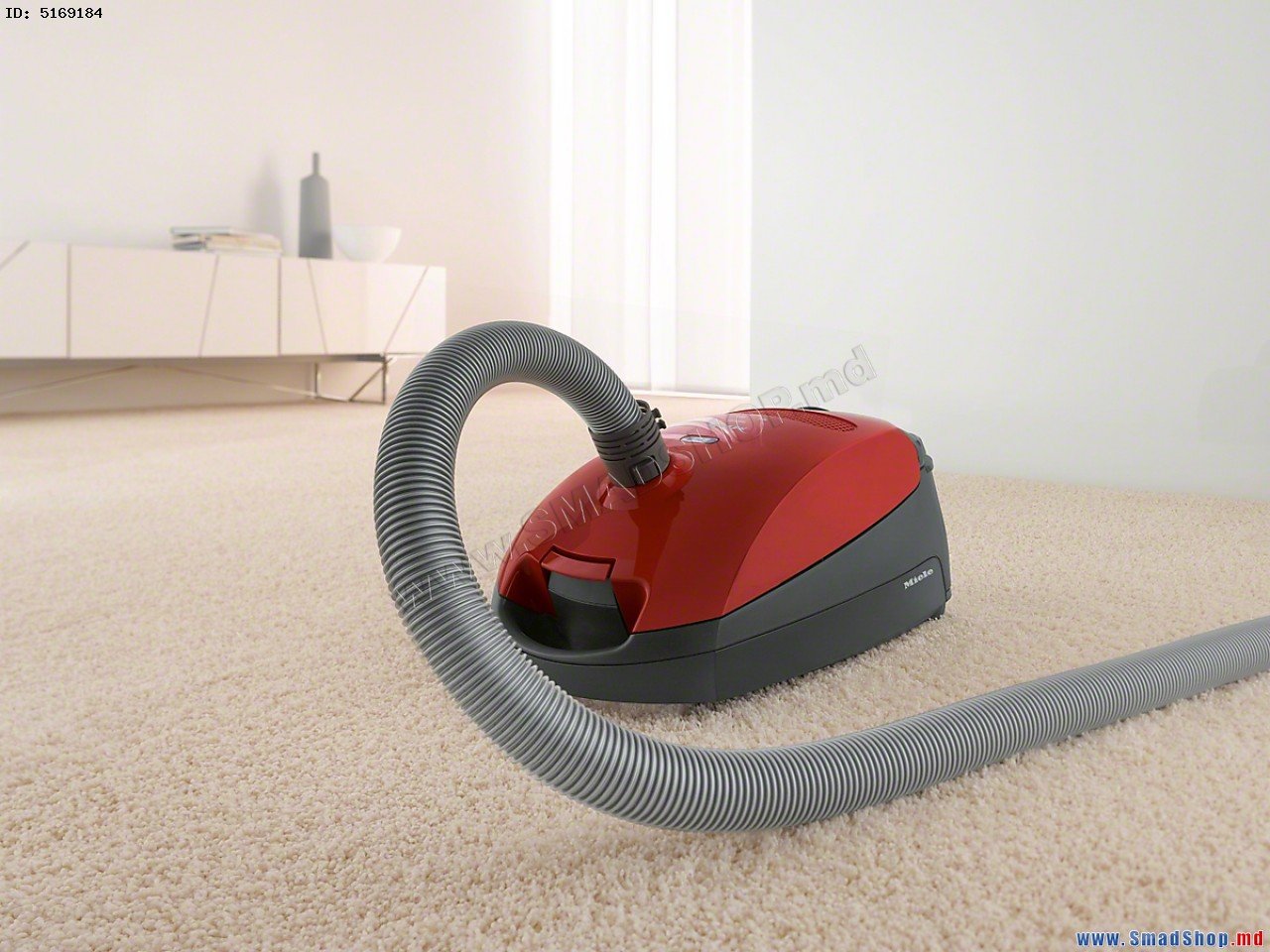 Пылесос с мешком Miele Classic C1 PowerLine - SBAF5